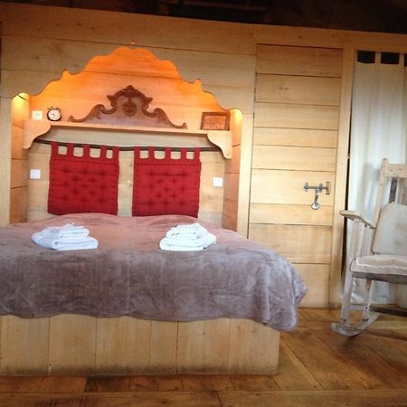 Les Cabanes Du Tertre Urval Luaran gambar