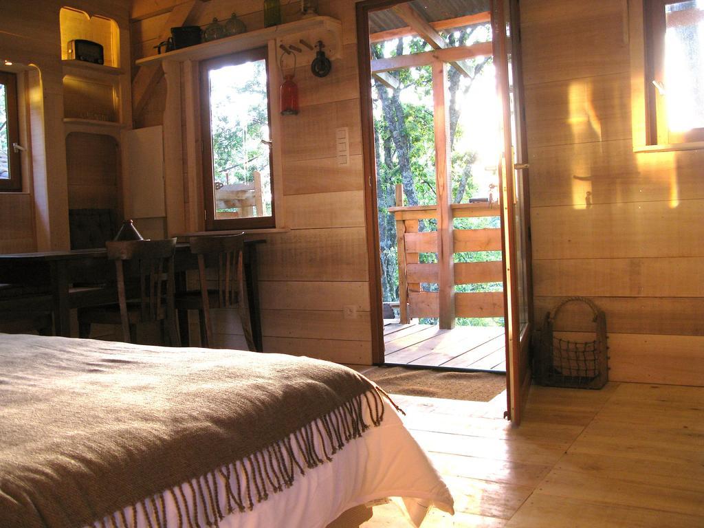 Les Cabanes Du Tertre Urval Luaran gambar