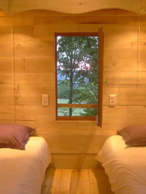 Les Cabanes Du Tertre Urval Luaran gambar