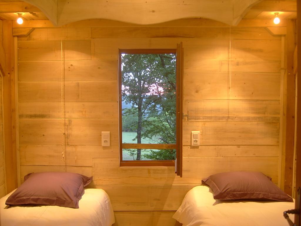 Les Cabanes Du Tertre Urval Luaran gambar